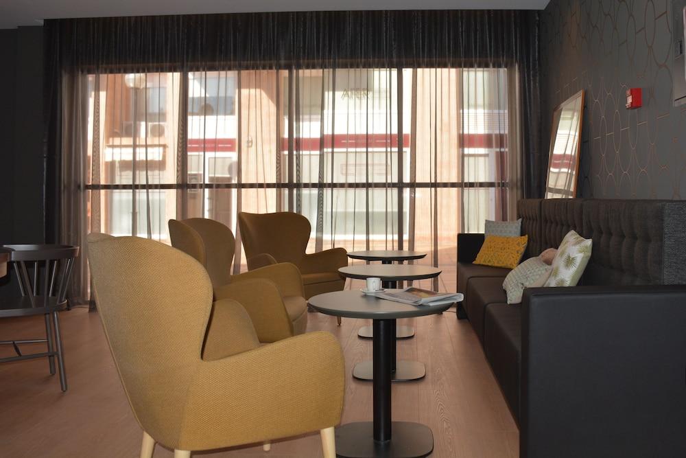 Up Rooms Vic Hotel Exterior foto